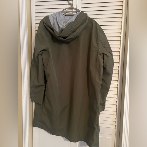 Water -Repellent Windbreaker - Picture 1 of 3